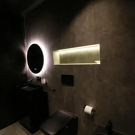 King's * Κορυτσά